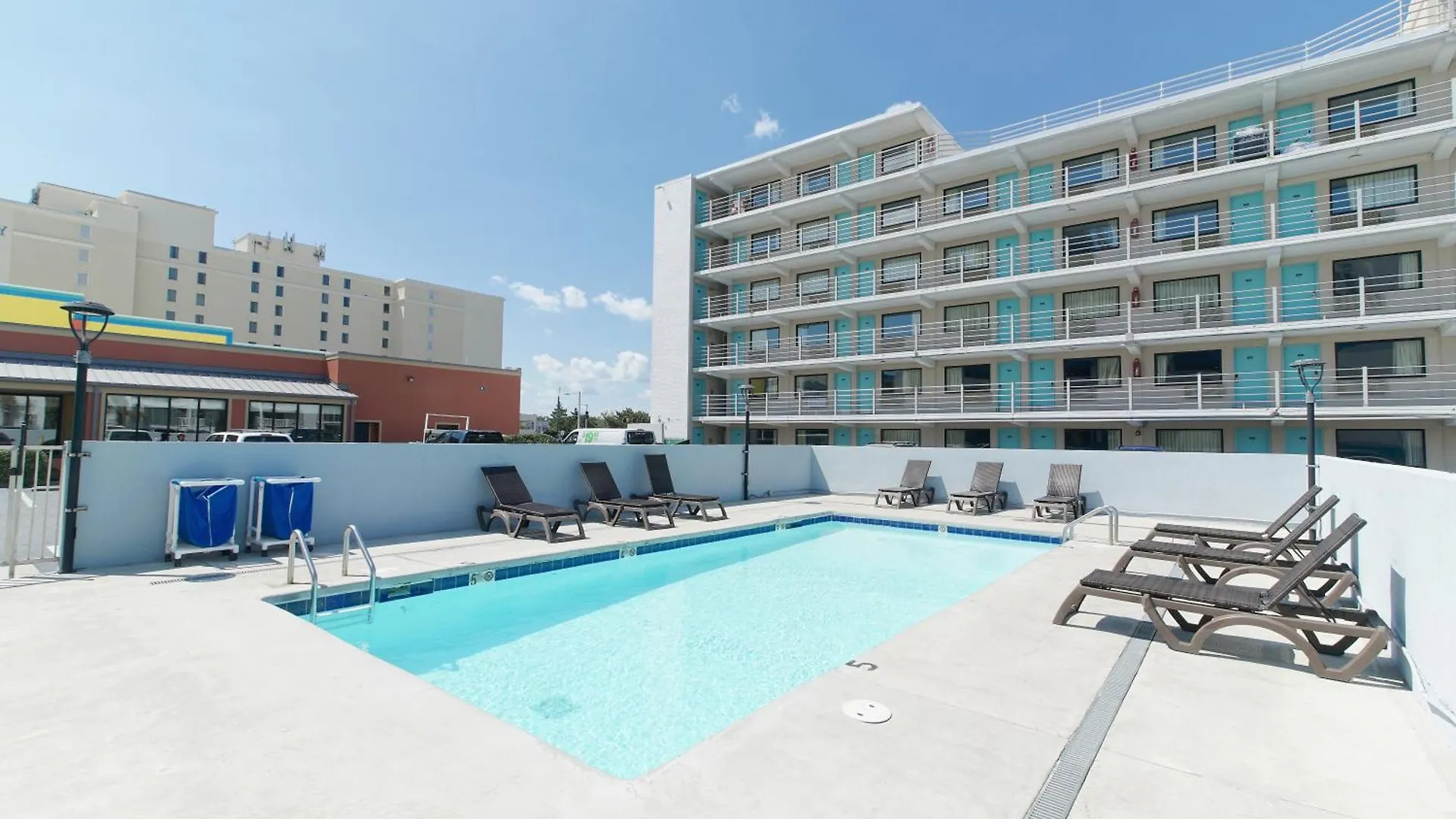 Hotel Howard Johnson By Wyndham Virginia Beach At The Beach