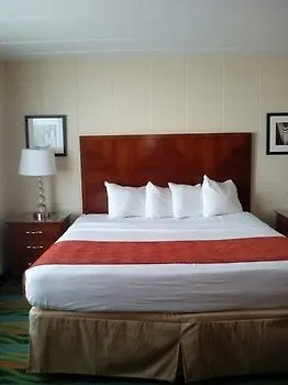 Howard Johnson By Wyndham Virginia Beach At The Beach